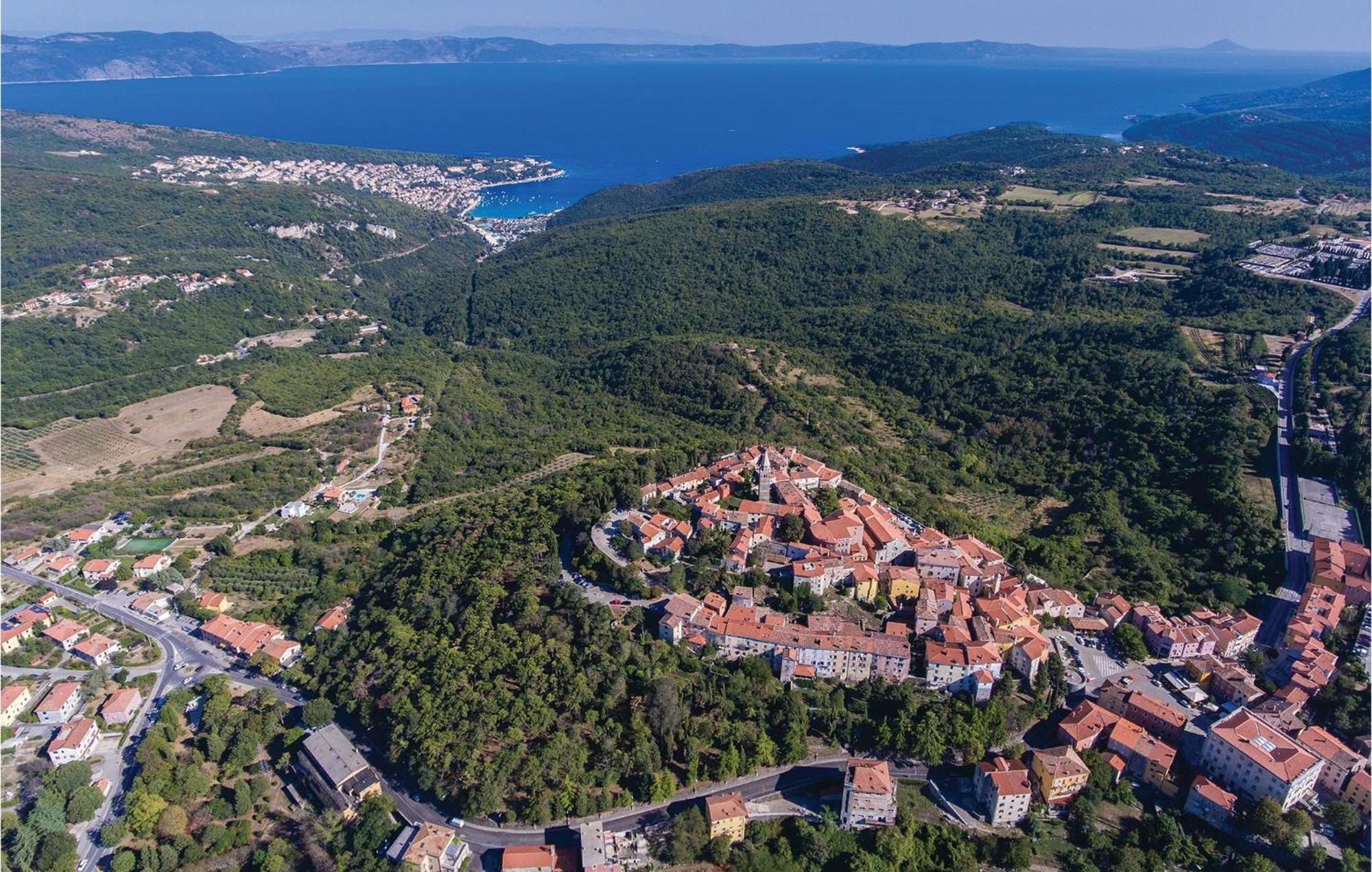 2 Bedroom Gorgeous Apartment In Labin Raša Zewnętrze zdjęcie