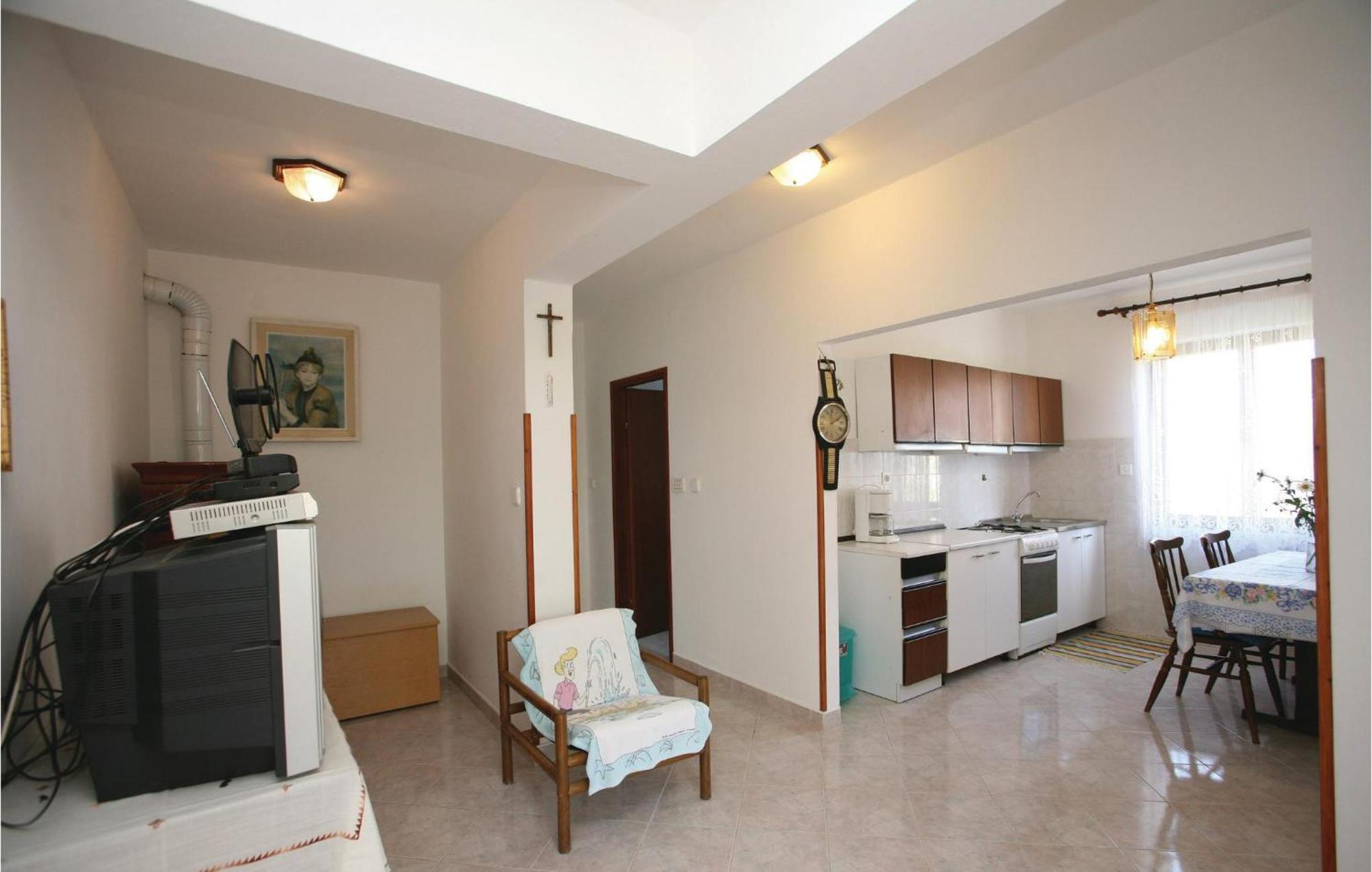 2 Bedroom Gorgeous Apartment In Labin Raša Zewnętrze zdjęcie