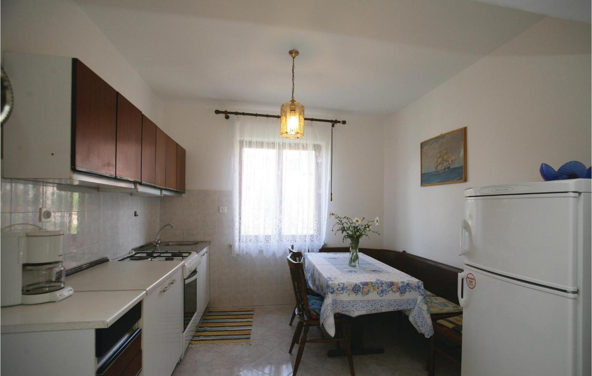 2 Bedroom Gorgeous Apartment In Labin Raša Zewnętrze zdjęcie