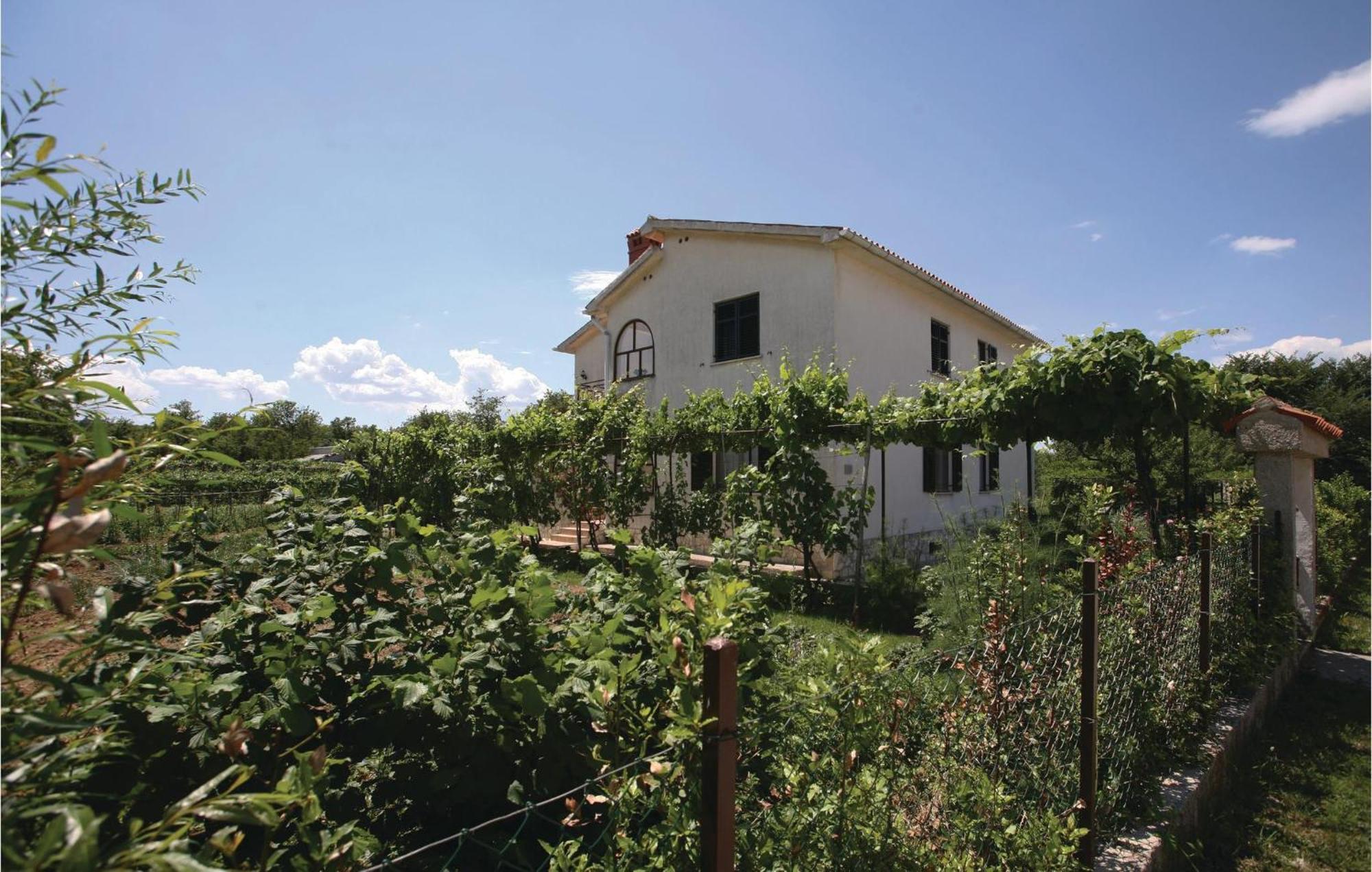 2 Bedroom Gorgeous Apartment In Labin Raša Zewnętrze zdjęcie