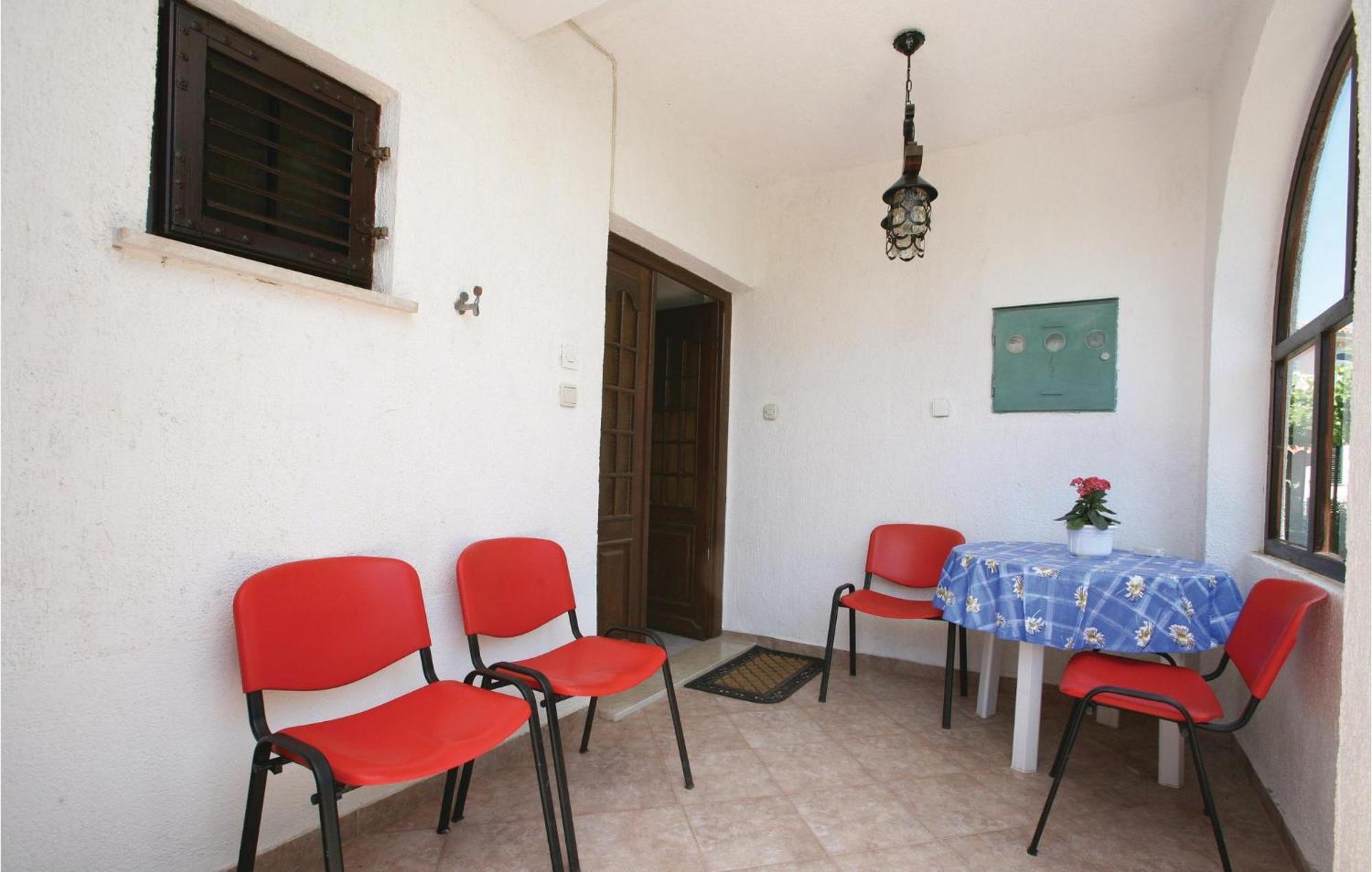 2 Bedroom Gorgeous Apartment In Labin Raša Zewnętrze zdjęcie
